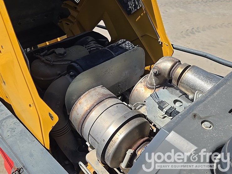 2019-deere-310sl-image-36