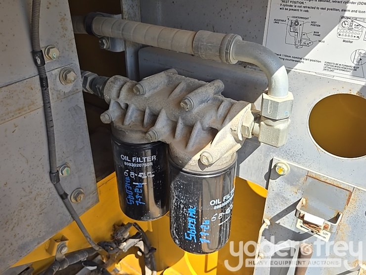 2011-deere-450d-lc-image-40