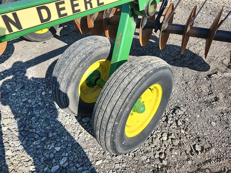 john-deere-210-image-10