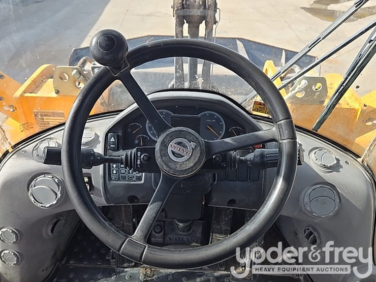 2018-volvo-l110h-image-75