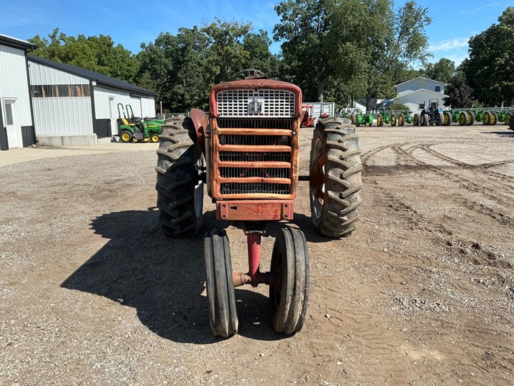 1960-case-ih-farmall-60-image-8
