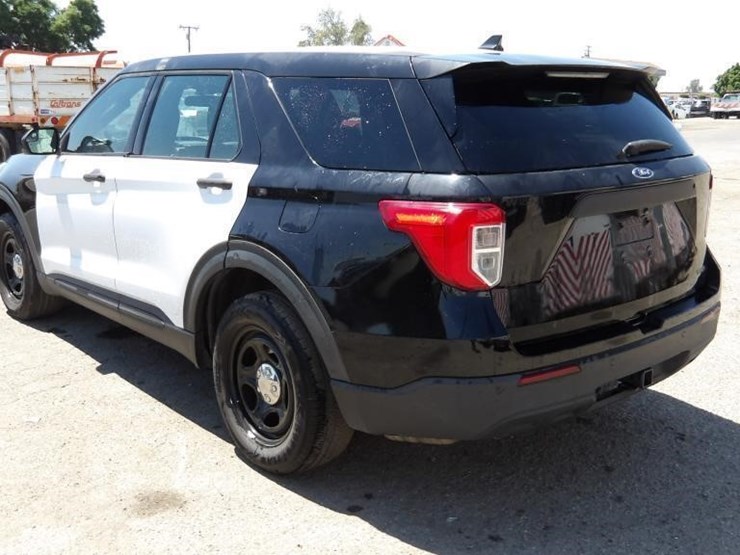 2020-ford-explorer-image-4