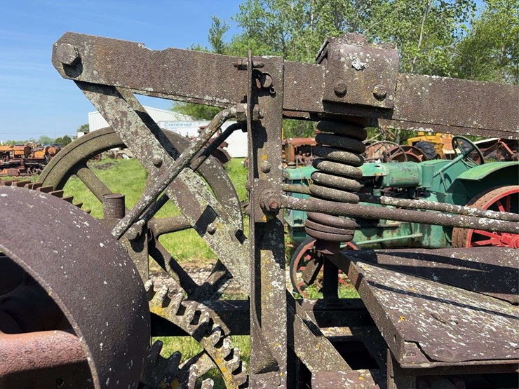 case-bale-press-image-19