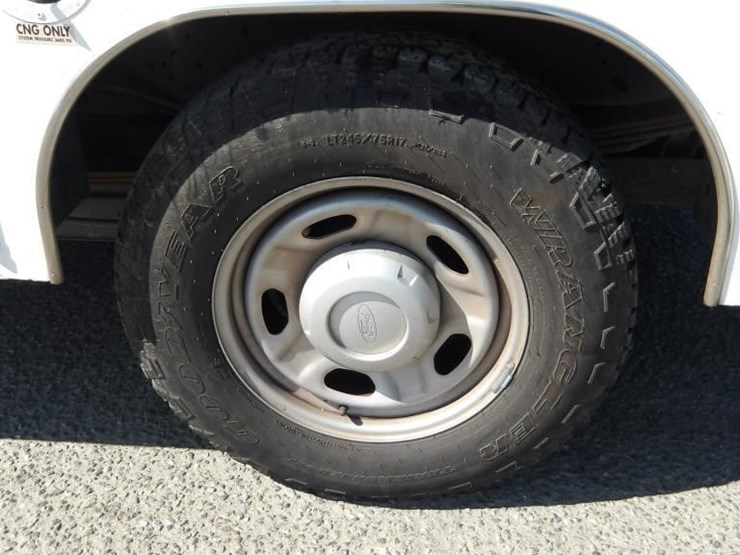 2016-ford-f250-xl-image-5