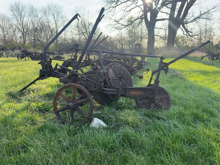 ihc-2-bottom-disc-plow-image-6