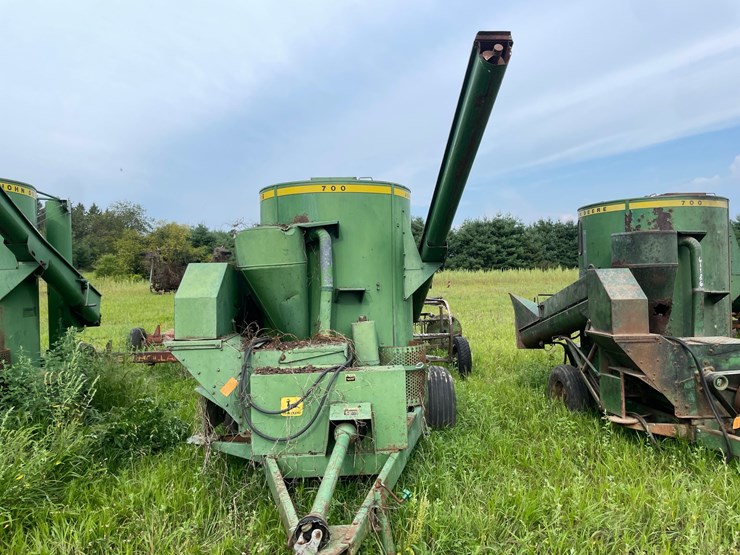 john-deere-700-image-2