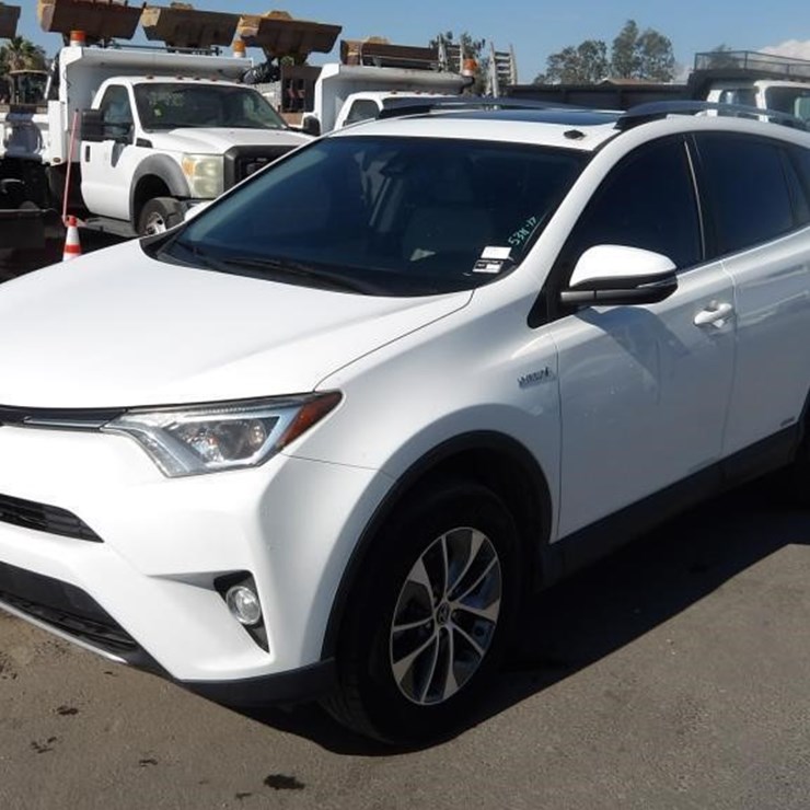 2017 TOYOTA RAV4