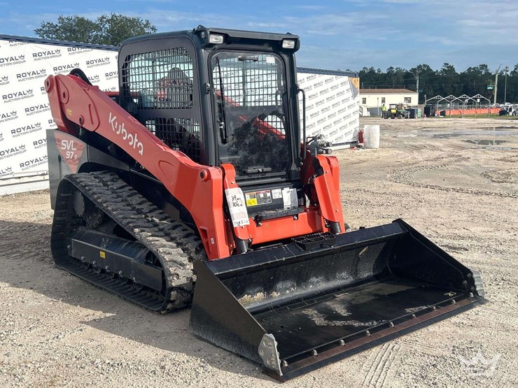 2023-kubota-svl97-2-image-2