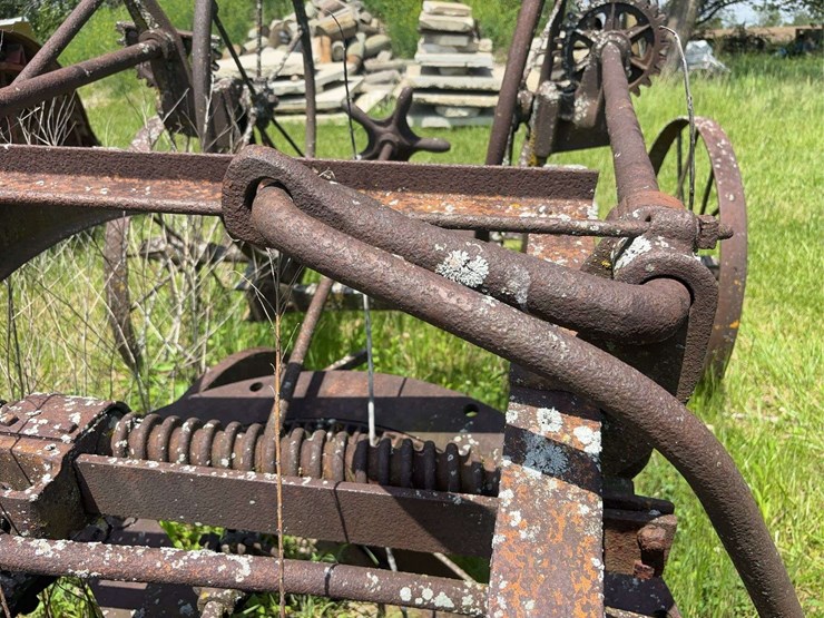 pull-type-road-grader-image-25