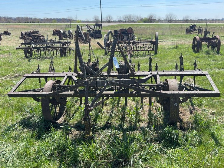 john-deere-10-image-12