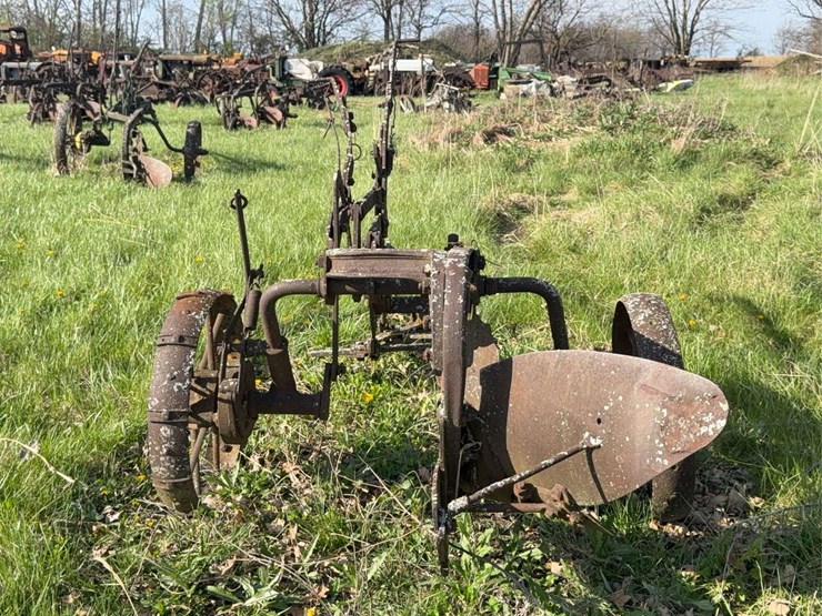 john-deere-12-image-2