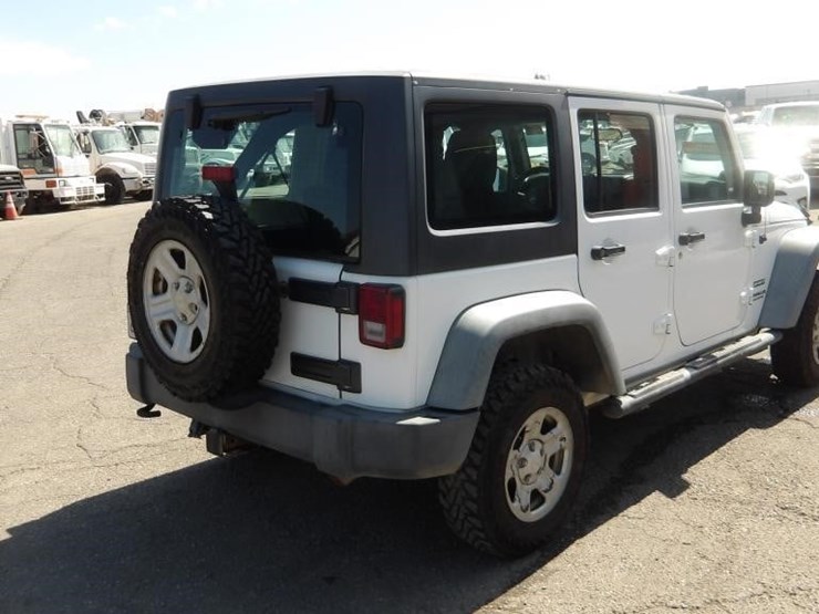 2011-jeep-wrangler-image-4