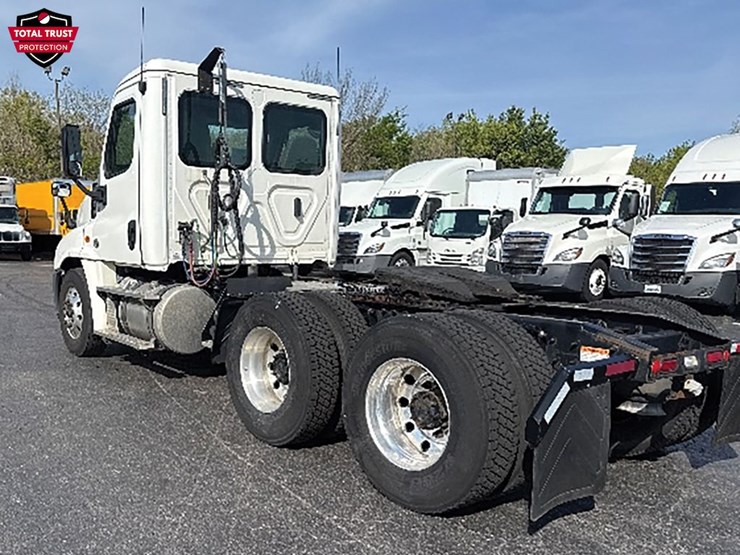 2019-freightliner-cascadia-125-image-2