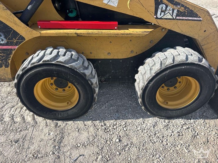 caterpillar-262b-image-25