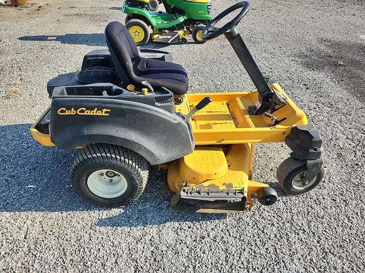cub-cadet-zero-turn-image-8