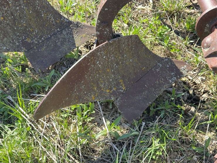 oliver-four-bottom-plow-image-24