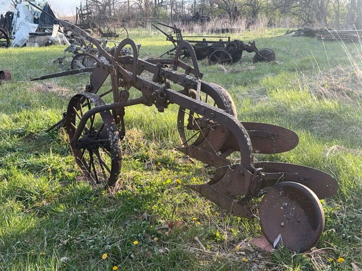 two-bottom-12”-pull-type-plow-image-4