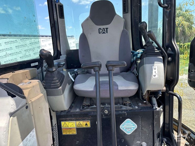 2010-caterpillar-303c-cr-mini-excavator-image-23
