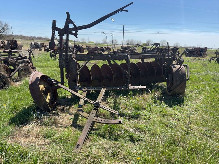 john-deere-disc-plow-image-12