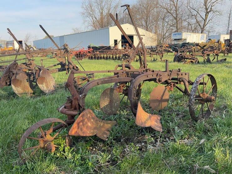 two-bottom-plow-image-3