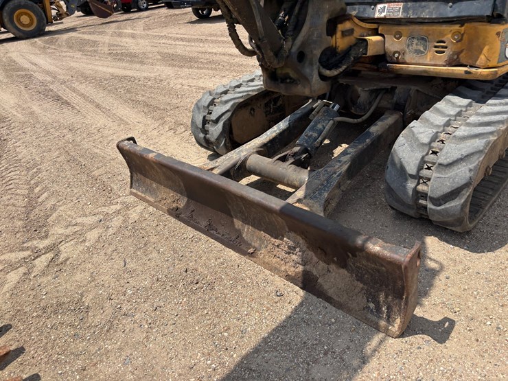 2017-deere-60g-image-10