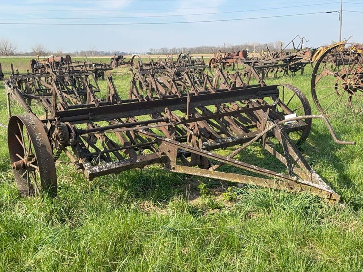 ihc-10ft-field-cultivator-image-1