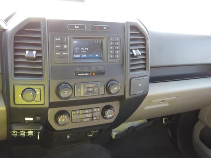 2017-ford-f150-image-25