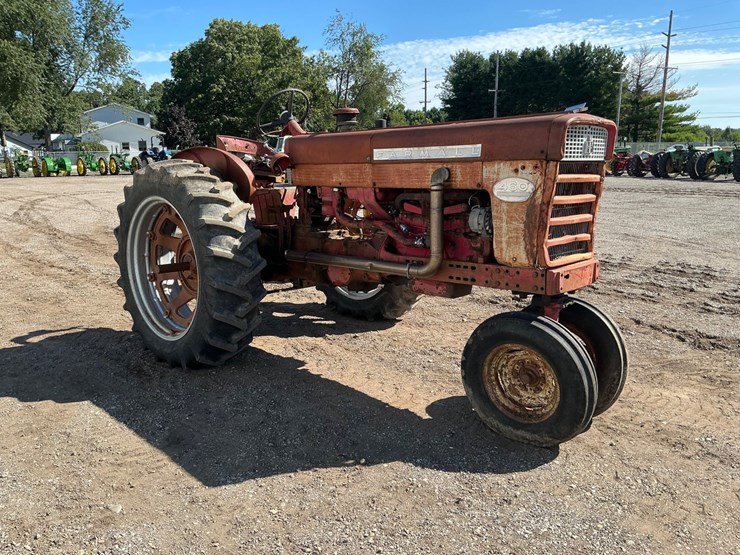 1960-case-ih-farmall-60-image-7