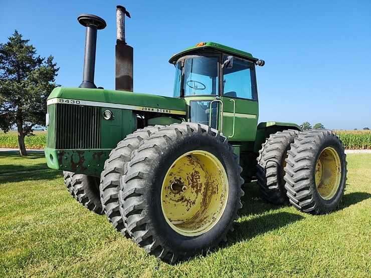 1976-john-deere-8430-image-1