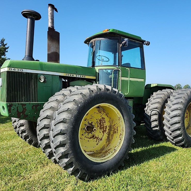 1976 JOHN DEERE 8430