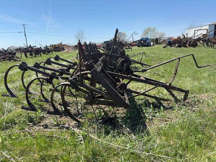 john-deere-field-cultivator-image-2