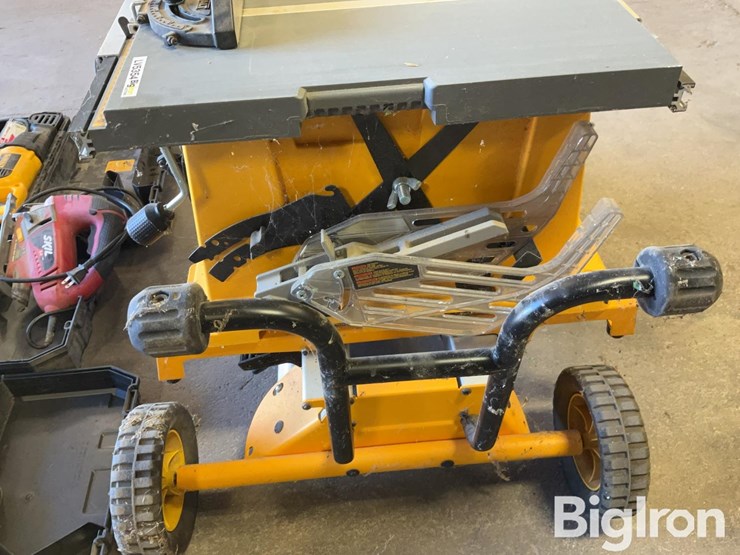 dewalt-table-saw-&-handheld-wood-working-tools-image-15