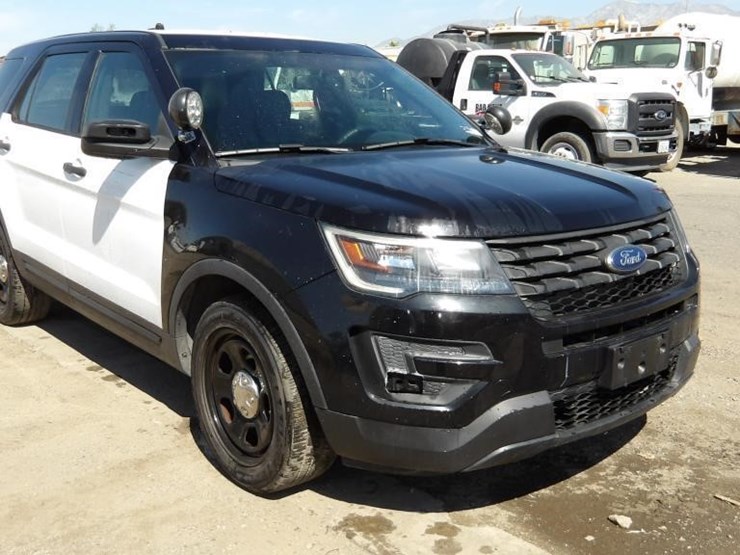 2019-ford-explorer-image-2
