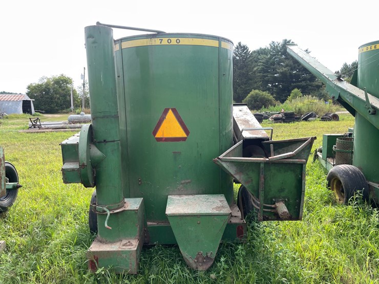 john-deere-700-image-5