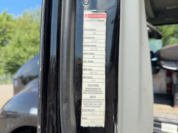 2018-kenworth-t680-image-35