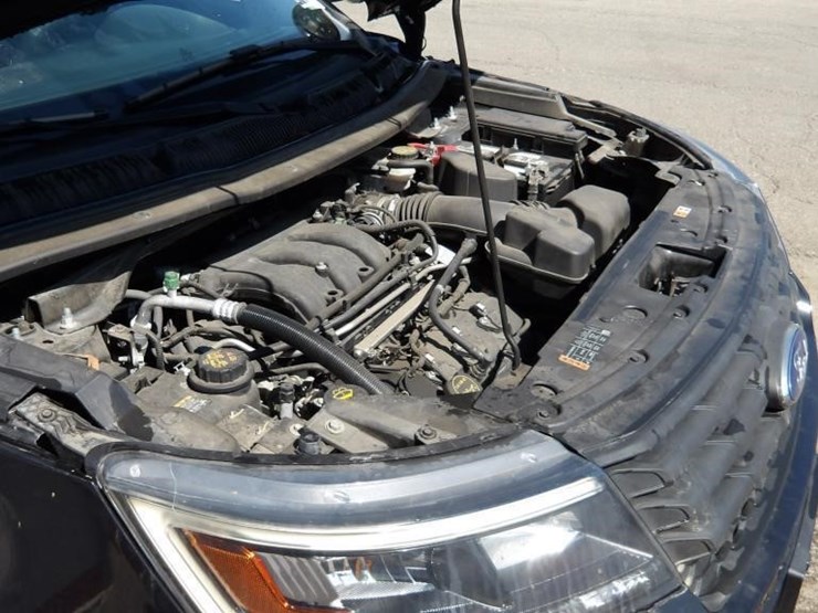 2019-ford-explorer-image-8
