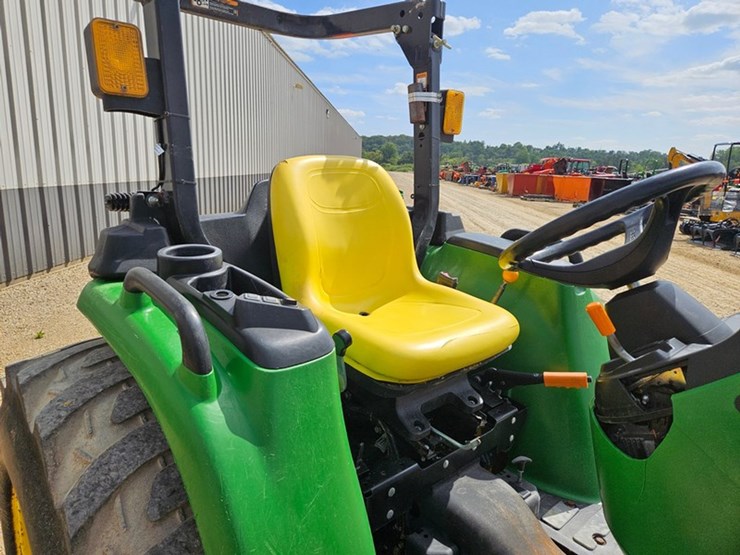 #175-•-john-deere-3032-4x4-tractor-image-24