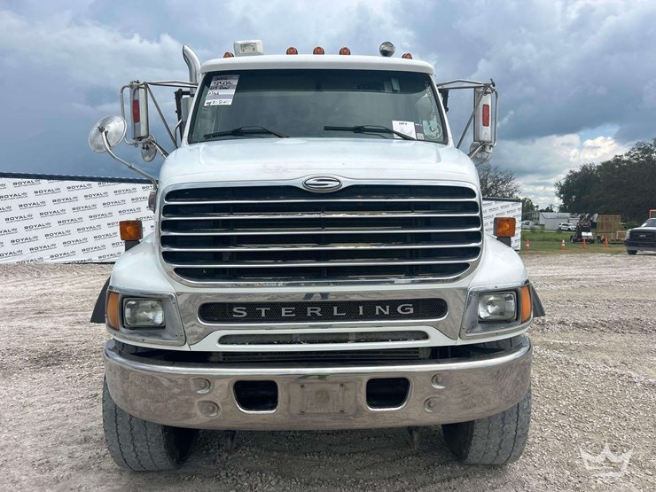 2007-sterling-l9500-image-43