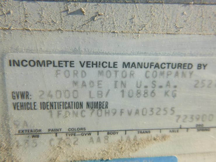 1985-ford-c700-image-31