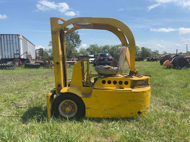 hyster-forklift-image-8