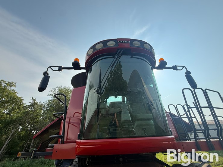 2010-case-ih-8120-image-15
