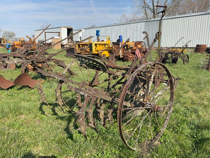 horse-drawn-cultivator-image-3