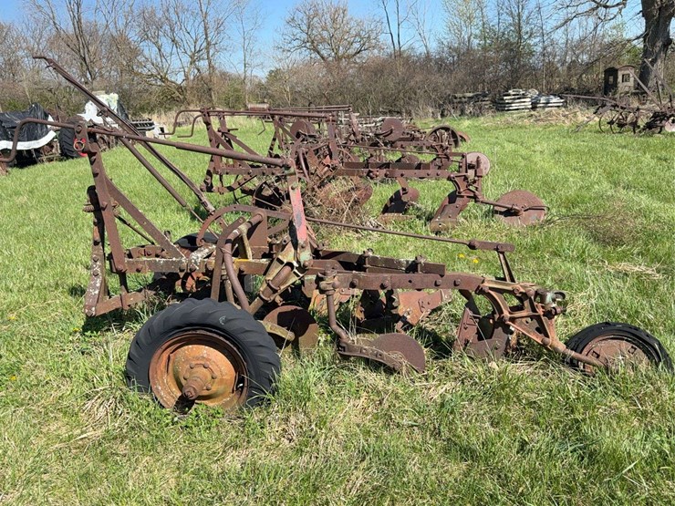 oliver-three-bottom-plow-image-5