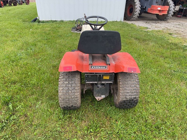 gilson-gt18he-garden-tractor-image-4