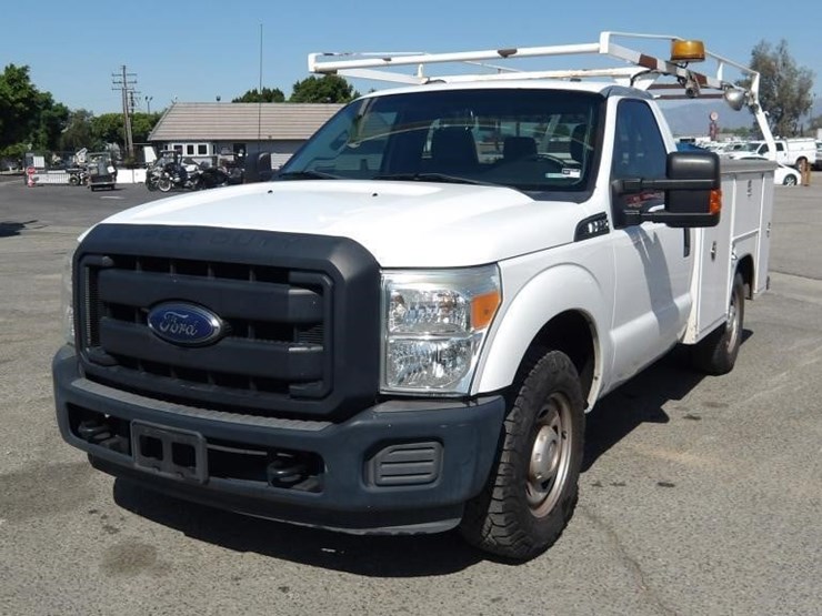 2016-ford-f250-xl-image-1