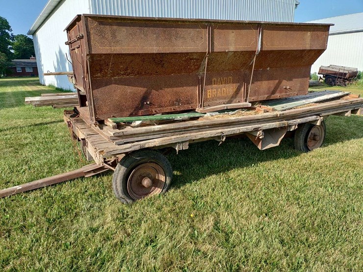 wagon-with-flare-box-image-7
