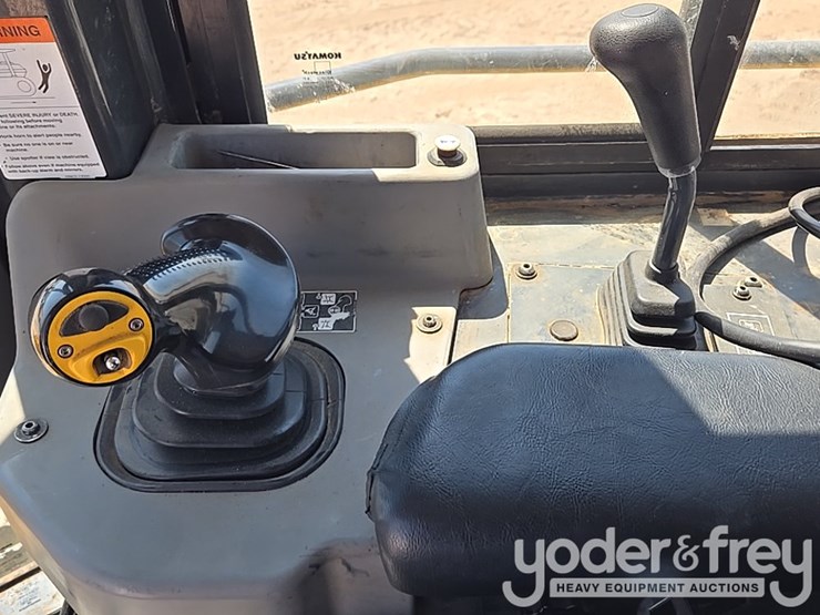 2023-komatsu-d61px-24-image-64