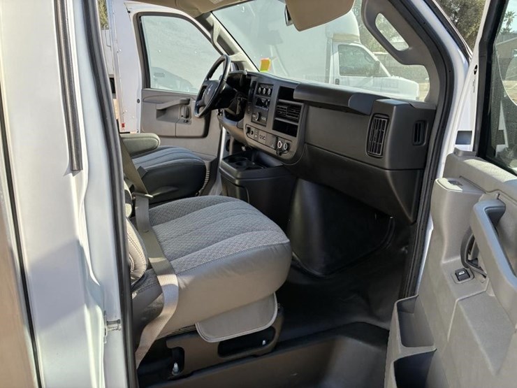 2023-gmc-3500-image-12