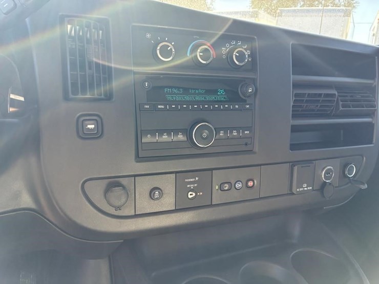2023-gmc-3500-image-14
