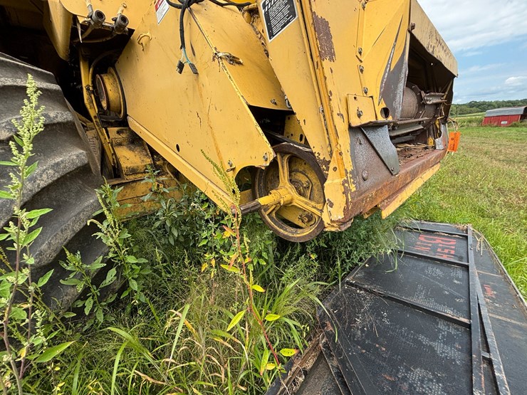 new-holland-tr98-image-15
